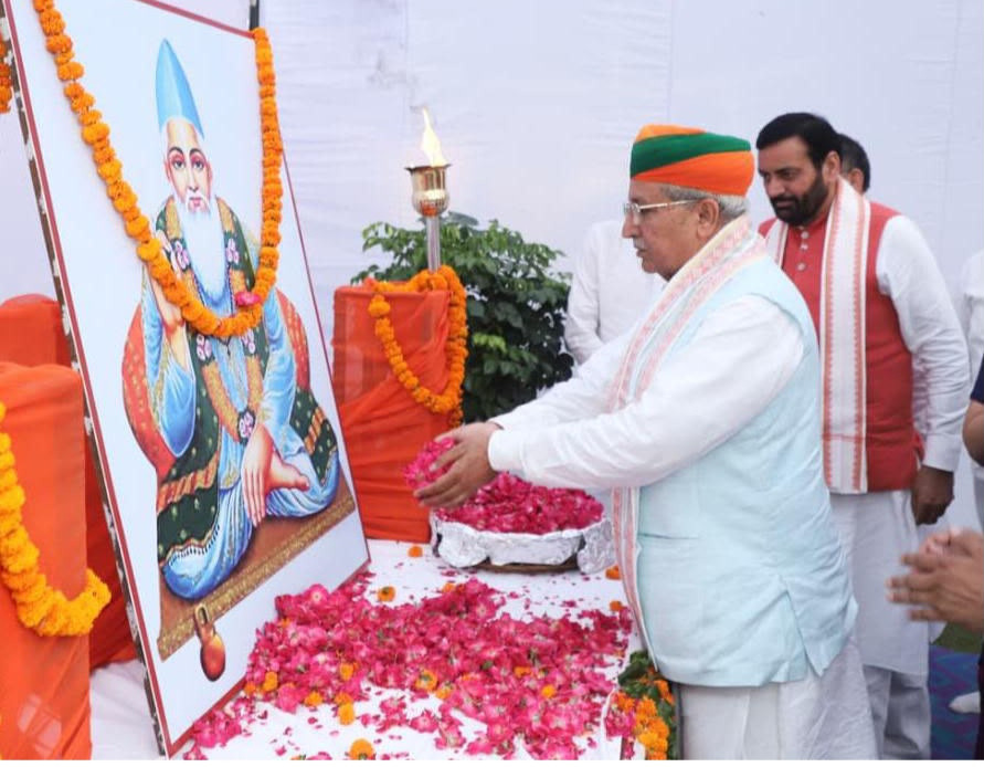 ज्ञान किताबी नहीं, जीवन की भट्टी में तपा हुआ अनुभव कबीर...